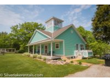 Beachy Keen (BK)
4 bdrm cottage sleeps 12